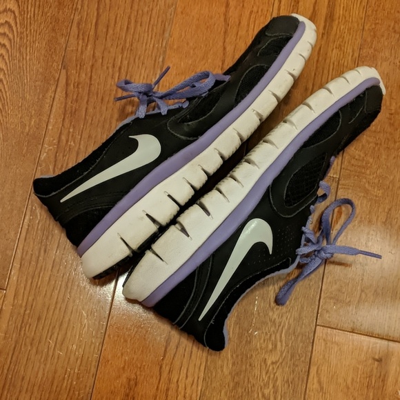 Purple and black nike free run 2 shoes - Picture 4 of 8